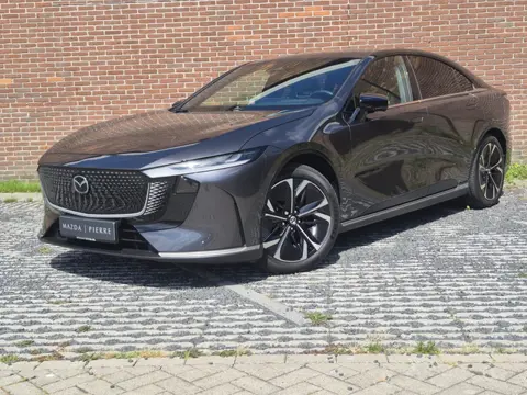 Mazda 6e Takumi Business Edition 68.8 kWh | ZWART LEDER | NAVI | PANO | 360 CAMERA |