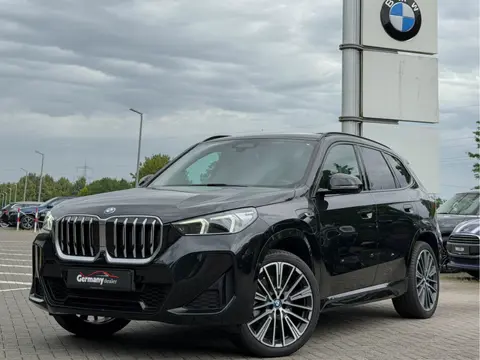 BMW X1 xDrive30e 326pk M-Sport Pano Tr-Haak H&K Zetels+Memo 20-Inch