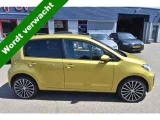 Volkswagen up! 1.0 BMT high up! , CLIMATR , A UITRIJ CAM , CR CONTR , PDC A , LMV17 , MISTL V , ZWAR