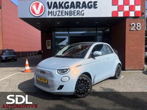 Fiat 500C La Prima 42 kWh SOH 92%!! // CABRIO // ADAPTIEVE CRUISE // PARKEERCAMERA // NAVI+CARPLAY /