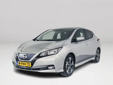 Nissan Leaf Tekna 40 kWh | 360° camera | Stoelverwarming | Keyless | Extra getint glas