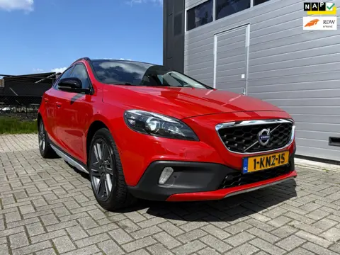 Volvo V40 Cross Country 1.6 D2 Summum - Pano - Navigatie - Lederen Bekleding - Achteruitrijcamera - 