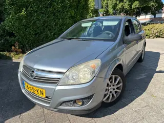 Opel Astra MET AIRCO & JAAR APK!