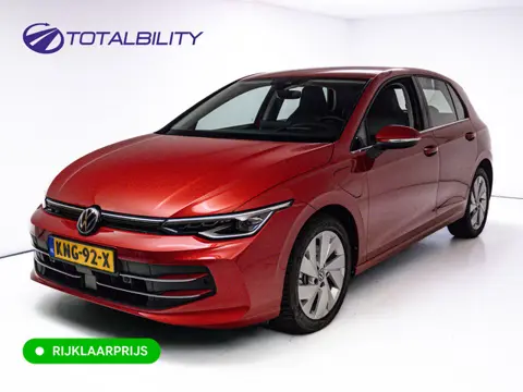 Volkswagen Golf 1.5 eHybrid Style Edition | Camera | Travel assist | Stuur- & stoelverwarm. Stoelven