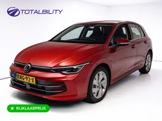 Volkswagen Golf 1.5 eHybrid Style Edition | Camera | Travel assist | Stuur- & stoelverwarm. Stoelven