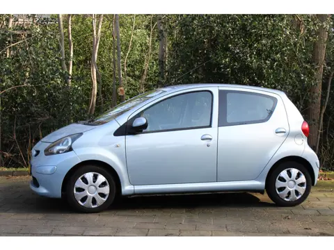 Toyota Aygo AIRCO starten en rijden 1.0-12V (bj 2006)