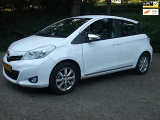 Toyota Yaris 1.0 VVT-i Trend clima luxe uitvoering NL auto 5 deurs wit