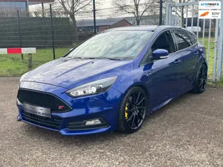 Ford Focus 2.0 ST 250PK Recaro 19inch Sportuitlaat LED