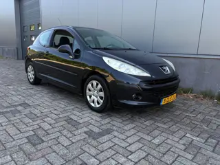 Peugeot 207 1.4-16V XR|zwart|NAP