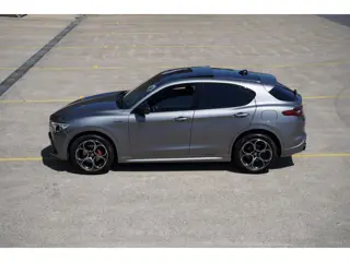 Alfa Romeo Stelvio 2.0 T AWD Veloce Q4 Skywindow