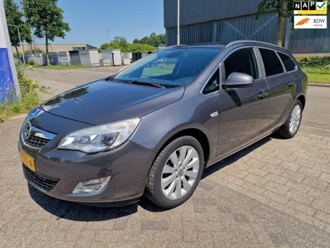 Opel Astra Sports Tourer 1.4 Turbo Cosmo, Apk, Nap, Nieuwe koppeling, Inruil mogelijk.