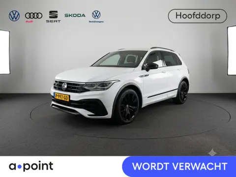 Volkswagen Tiguan 1.5 TSI R-Line Business+ 150 pk Automaat (DSG) | Navigatie | Parkeersensoren | Led