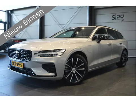 Volvo V60 2.0 T6 Plug-in hybrid AWD Plus Dark leer trekhaak !!