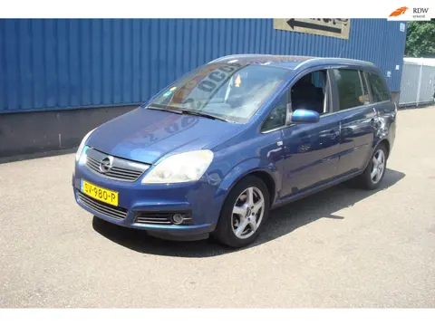Opel Zafira 1.6 Essentia, 7 peroons, Airco