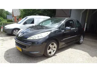 Peugeot 207 1.4 X-line