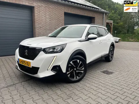 Peugeot 2008 1.2 PureTech Allure Pack ECC CARPLAY CAMERA NAVI 2021