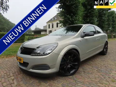 Opel Astra GTC 2.0 T Cosmo 170 PK !! Ellec Pakket Ecc Cruisecontrol Stuurbekrachtiging Leer/Stof Lm 