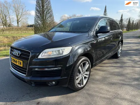 Audi Q7 4.2 FSI quattro Pro Line+ 5+2