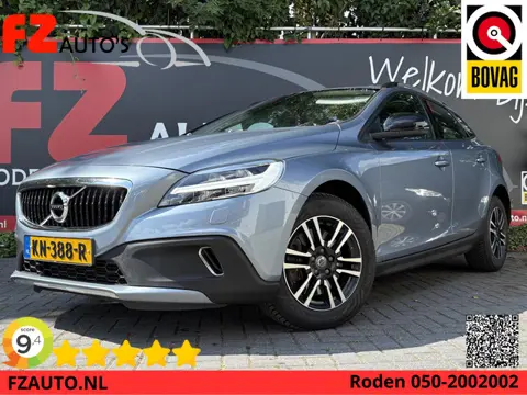 Volvo V40 Cross Country 2.0 T3 Nordic+ - Navigatie - Trekhaak - Climate Control - Stoelverwarming