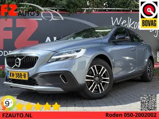 Volvo V40 Cross Country 2.0 T3 Nordic+ - Navigatie - Trekhaak - Climate Control - Stoelverwarming