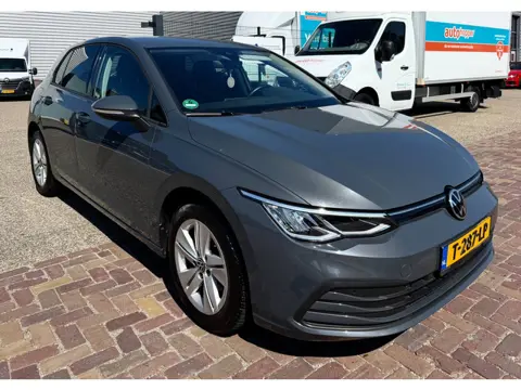 Volkswagen Golf | 64.138 km | Adaptieve cruise control | Parkeercamera | LED | Navigatie | Clima | C