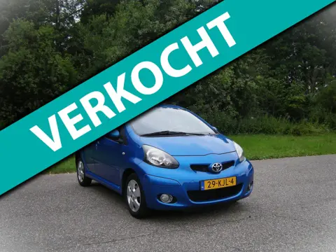 Toyota Aygo 1.0-12V Dynamic Blue . 5 Drs . Airco . LMV . Elec ramen . eerste eigenaar .