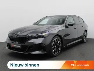 BMW 5-serie Touring 530e xDrive 299PK Aut. M-Sport, Panoramadak, Head-Up Display, Stoelverwarming & 