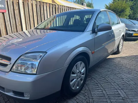 Opel Vectra 1.8-16V Elegance