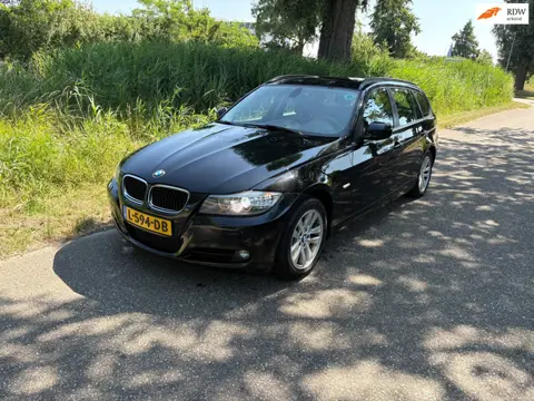 BMW 3-serie Touring 320i High Executive 1e Eigenaar Schuif Kanteldak Navi Pdc Voor En Achter Airco C