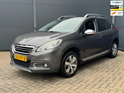 Peugeot 2008 1.2 PureTech / Pano / Leer / Navi