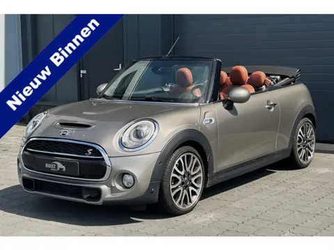 MINI Cabrio 2.0 Cooper S Chili Serious Business LEER H/K 18" 53645KM!