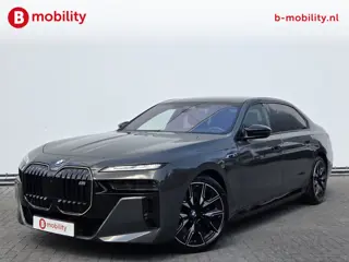 BMW i7 M70 xDrive 106 kWh 'Dravitgrau' Automatische Portieren Nw. pr. €225.242,- NL Auto! | Sky Loun