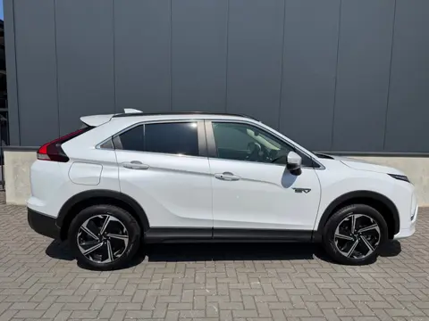 Mitsubishi Eclipse Cross 2.4 PHEV Intense Clima / Camera / Cruise / verwarmde stoelen/ Enz.
