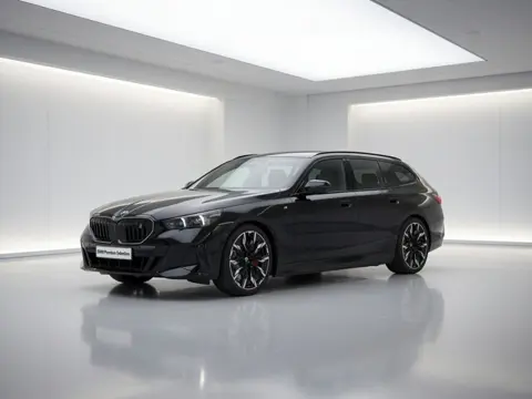 BMW i5 Touring eDrive40 84 kWh | M-Sport Pro | Trekhaak | Panorama | Harman Kardon | 21"