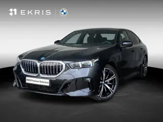 BMW 5 Serie Sedan 530e | M Sportpakket | Innovation Pack | Travel Pack | Comfort Access | 20 inch | 