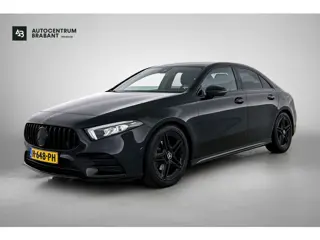 Mercedes-Benz A-klasse 200 Business Solution AMG (NAVIGATIE, CAMERA, STOELVERWARMING, DODEHOEK)