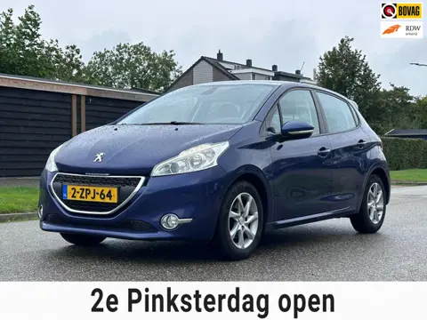Peugeot 208 1.2 VTi Allure 5DR*Navigatie*Pano*Stoelverwarming*Cruise*Airco*LM velgen*Parkeersensoren