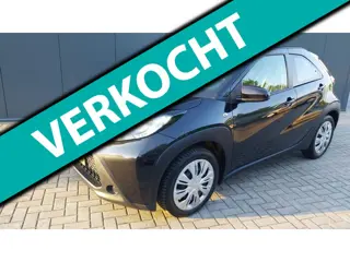 Toyota Aygo X 1.0 VVT-i MT Play//NAVI//29000 KM !!