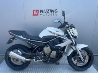 YAMAHA XJ 6 N / DIVERSION - 2011