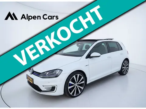 Volkswagen Golf 1.4 TSI GTE Panodak / Camera / NAVI / Cruise / Keyless / Leder / NAP