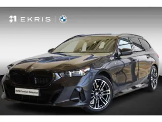 BMW 5-serie Touring 520i | M Sportpakket | Harman & Kardon | Trekhaak | Rondomzicht Camera | Stoelve