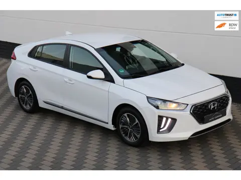 Hyundai IONIQ 1.6 GDi PHEV Carplay Camera Cruise BTW !!