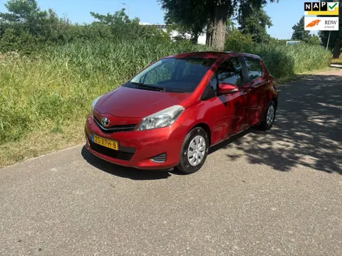 Toyota Yaris 1.0 VVT-i Aspiration Airco Navi Achteruitrij Camera Bluetooth 80.000 NAP Trekhaak