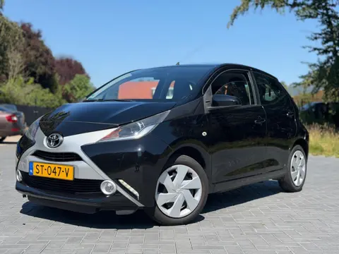Toyota Aygo 1.0 VVT-i x-nav/Airco/Camera/Navi/NAP/Led/Carplay