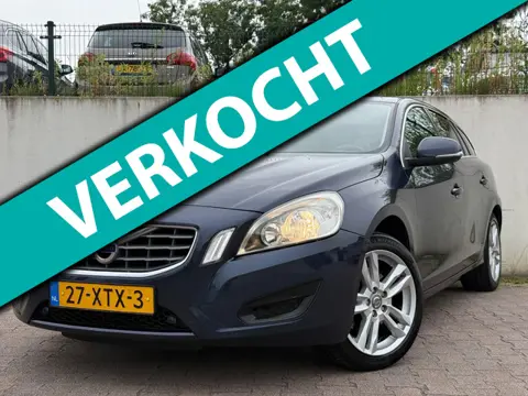 Volvo V60 1.6 T4 Momentum/NAVI/CLIMA/VOLLEDIG ONDERHOUDEN/LEDER/179 PK/AUTOMAAT/