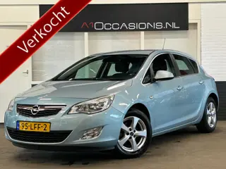 Opel Astra 1.6 Cosmo (bj 2010, automaat)