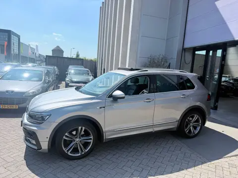 Volkswagen Tiguan 1.4 TSI ACT 3x R-Line!! AUTOMAAT! FULL! PANO! 360! HEADUP! VIRTUEEL! INRUIL MOGELI