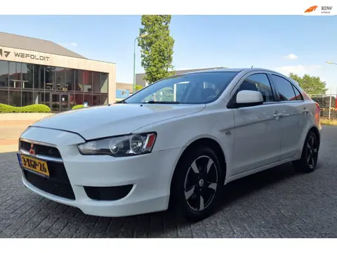 Mitsubishi Lancer Sportback 1.6 Edition Two PSENSOR AIRCO BOEKJES