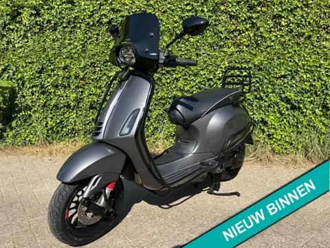 Vespa Sprint 45 km E4 Scooter Porsche Agaat Betaal met in3