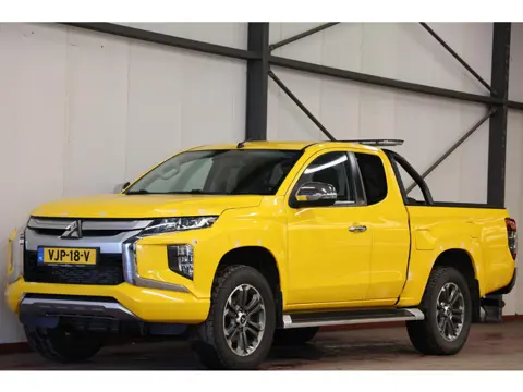 Mitsubishi L 200 2.2 DI-D Club Cab Intense 4X4 4WD TREKHAAK